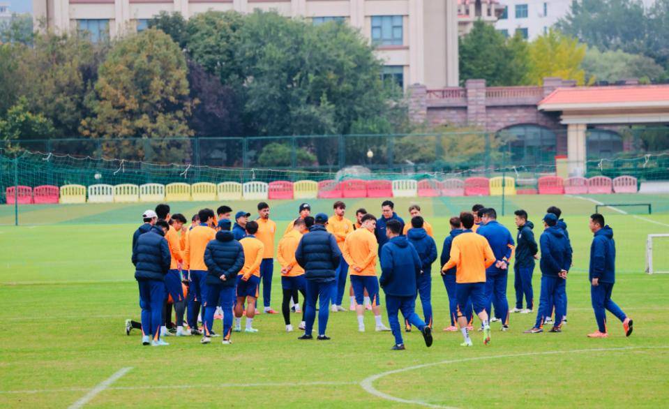 转折点山东泰山豪取连胜，法甲窗口期攻防权衡，球迷炸锅，数据趋势出现新变化的简单介绍