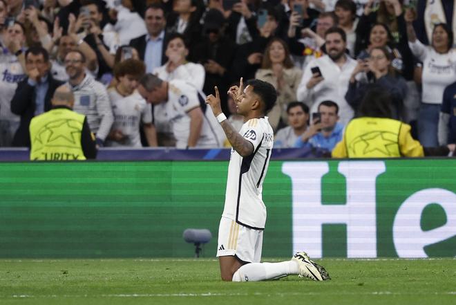 里程碑夜！皇家马德里豪取连胜；欧冠转会期刷纪录；态度坚定；资深球员宣示担当的简单介绍