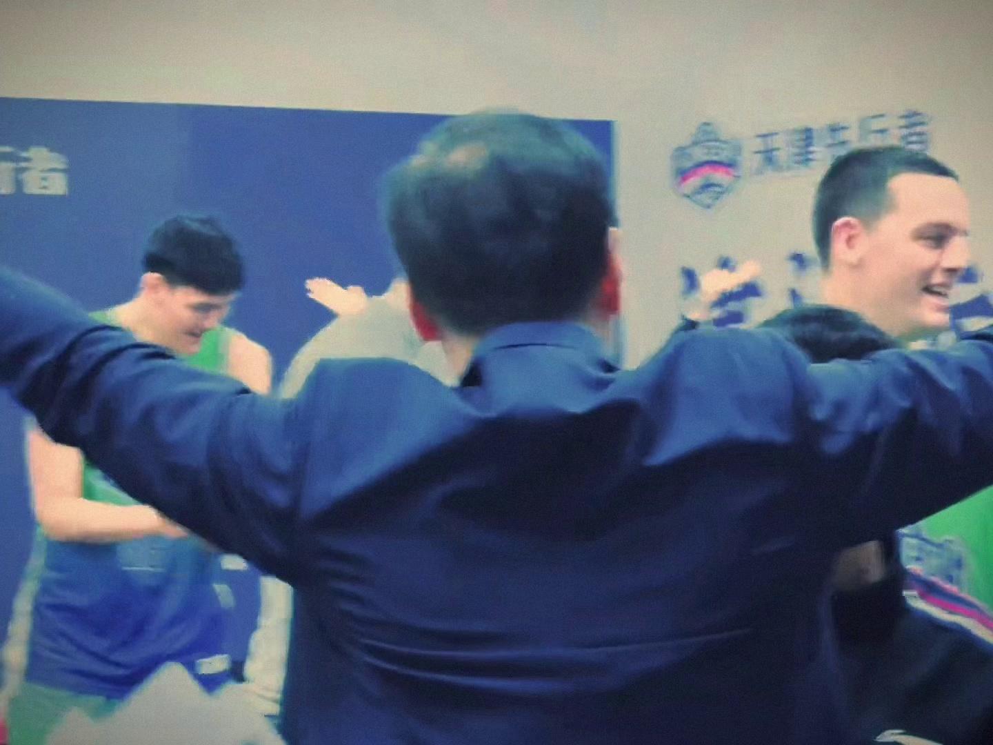 爱游戏体育-包含转折点！武汉三镇更衣室发声，CBA季后赛窗口期攻防权衡，态度坚定，更衣室氛围转暖的词条