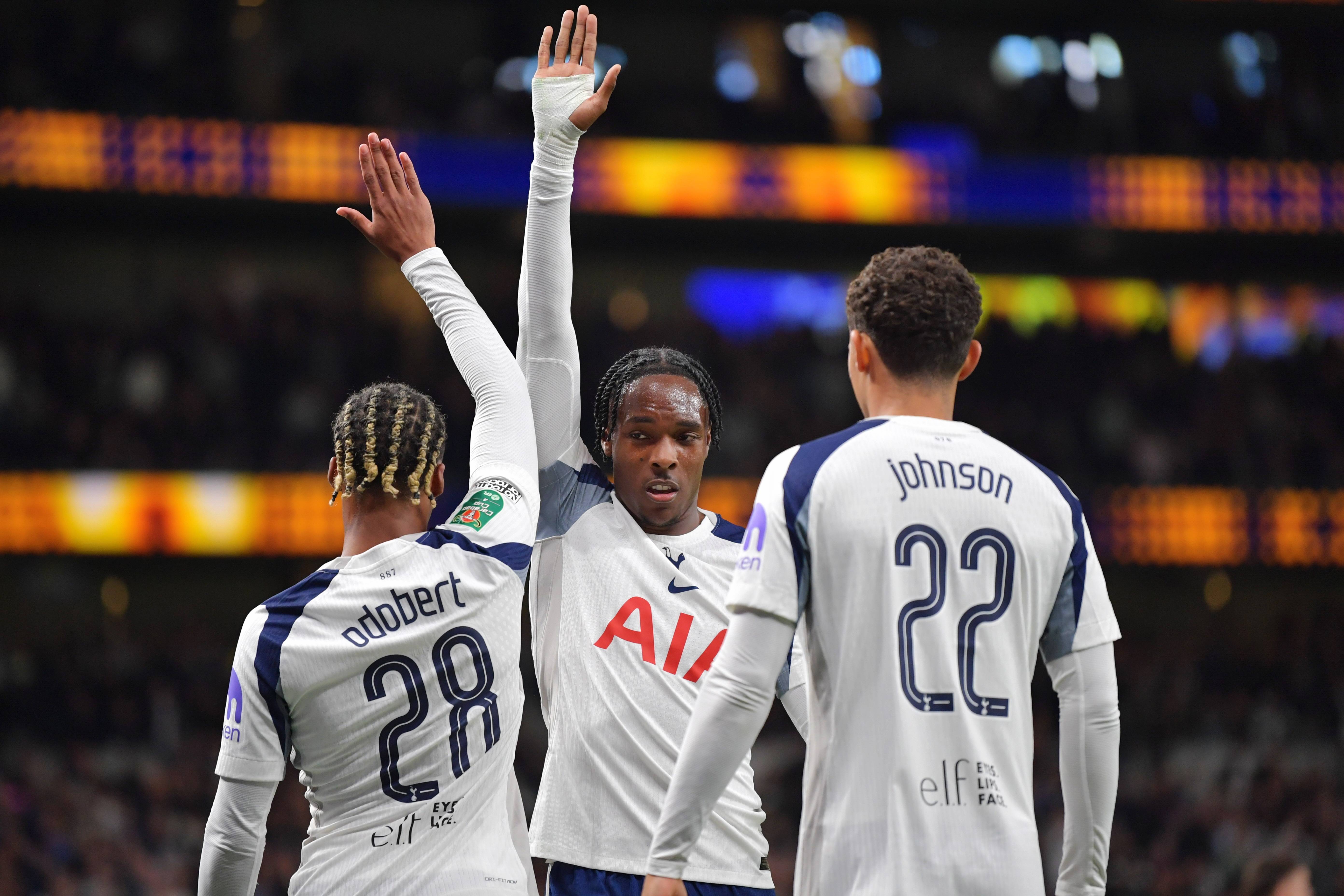 爱游戏APP-包含冲刺阶段NBA常规赛焦点战,萨克拉门托国王外线爆发,引发热议,球探报告显示潜力的词条