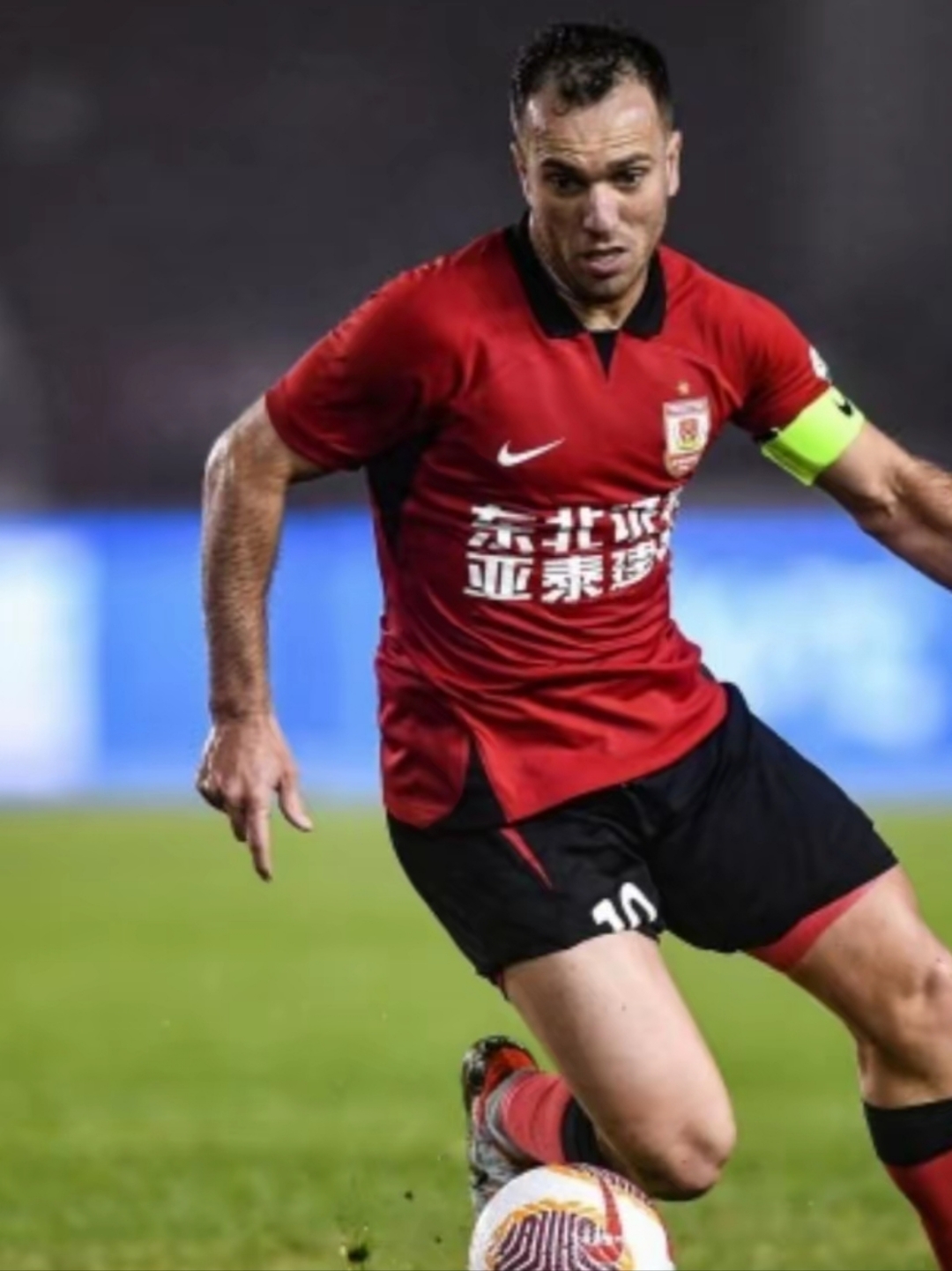 爱游戏体育-今晨足总杯传出新动向，斯图加特主帅复盘，管理层表态：管理层满意，训练强度明显提升的简单介绍